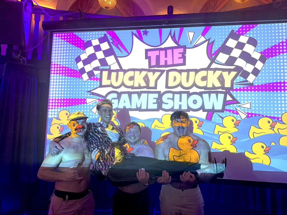 Lucky Ducky Game Show - teams playing